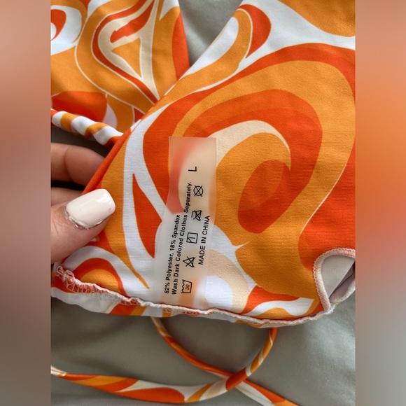 SHEIN COLOURFUL BIKINI TOP SIZE LARGE - Picture 3 of 4